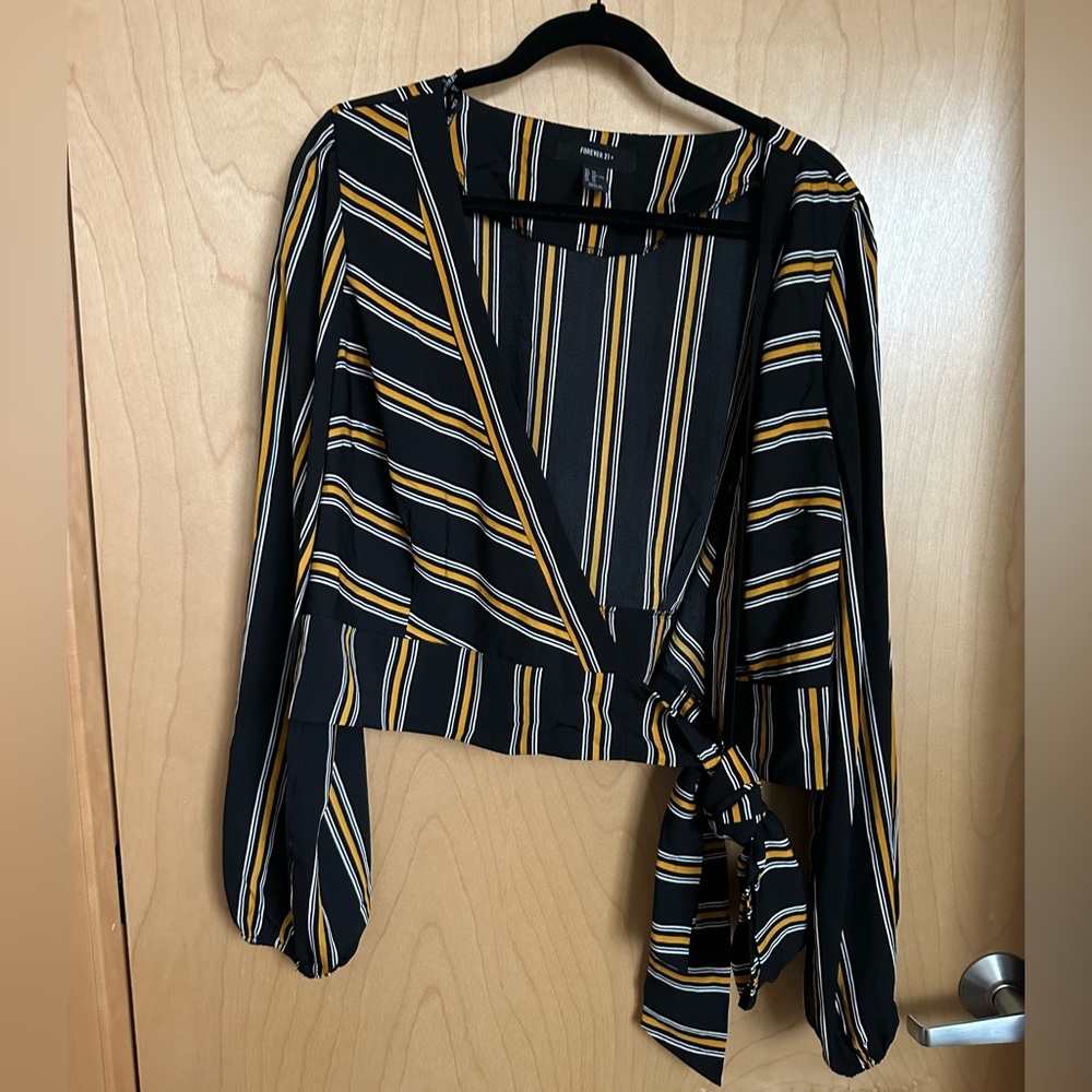 Black/White/Gold Striped Forever 21 Wrap Top Size 2X